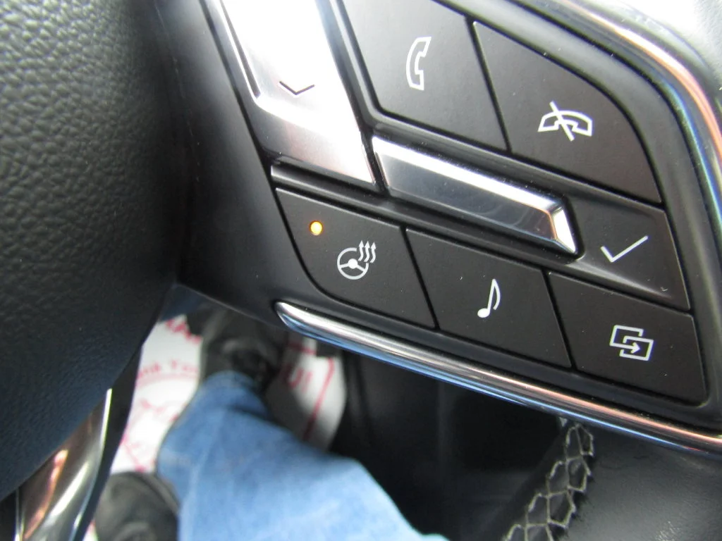 Used 2025 Moonstone Gray Metallic Buick Sport Touring image 31
