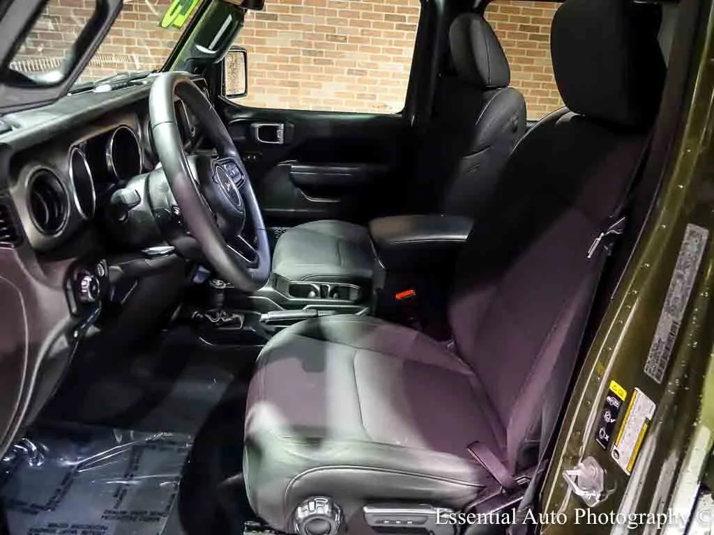 Used 2023 Green Jeep 4x4 image 12