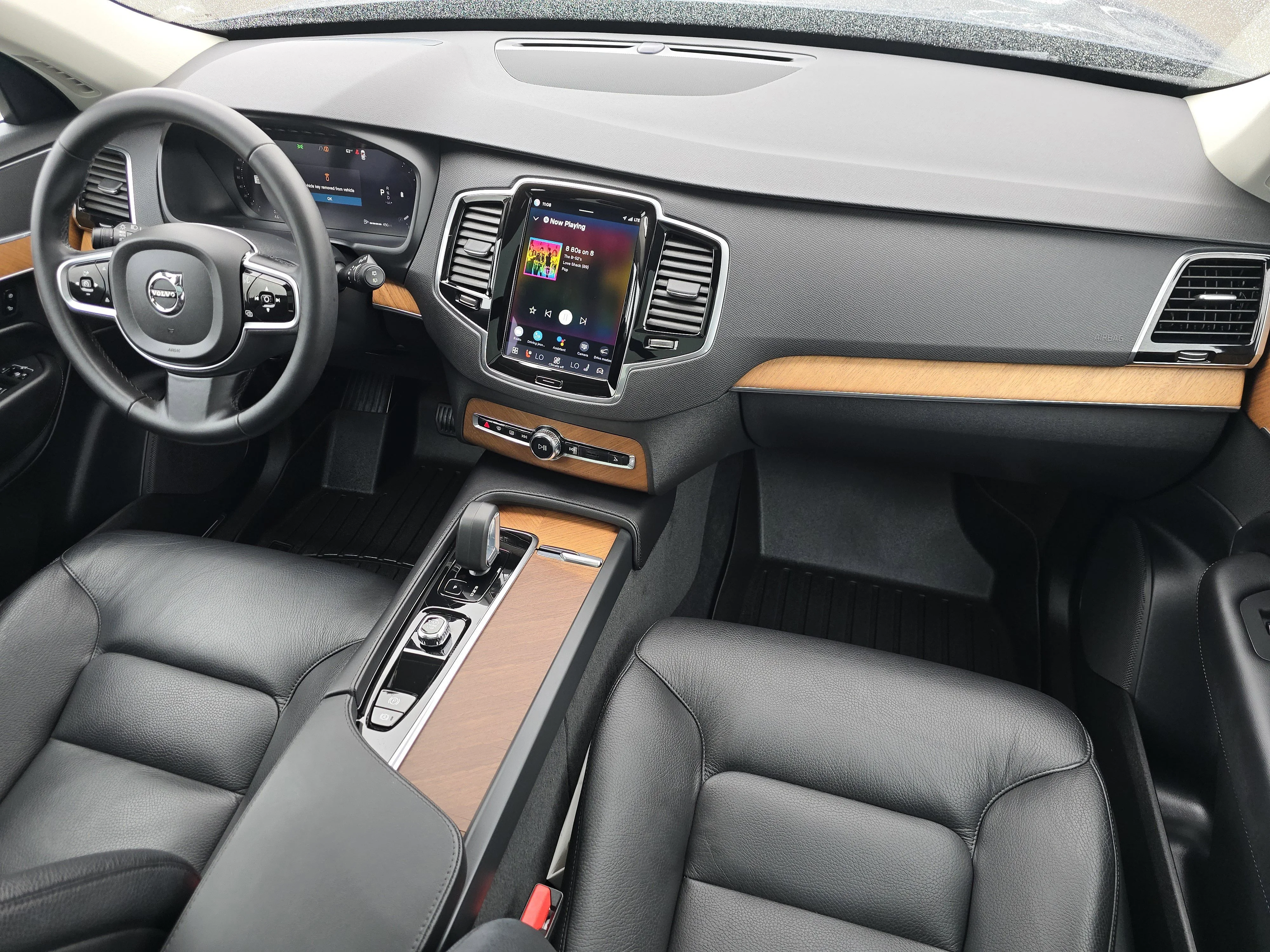 Used 2023 Denim Blue Metallic Volvo Plus image 20