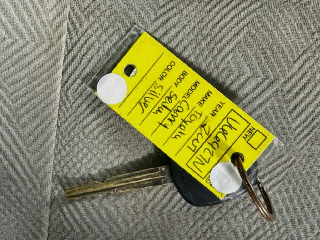 Used 2007 Silver Toyota XLE image 35