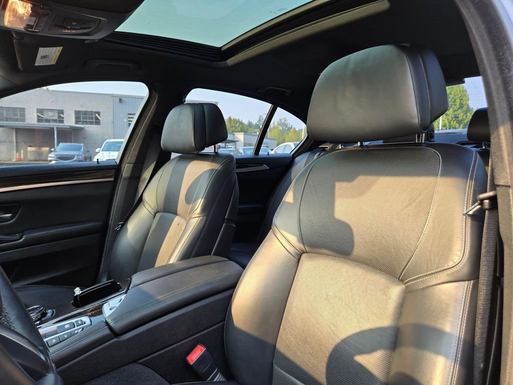 Used 2015 Carbon Black Metallic BMW 550i xDrive image 21