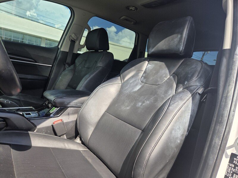 Used 2023 White Kia S image 10