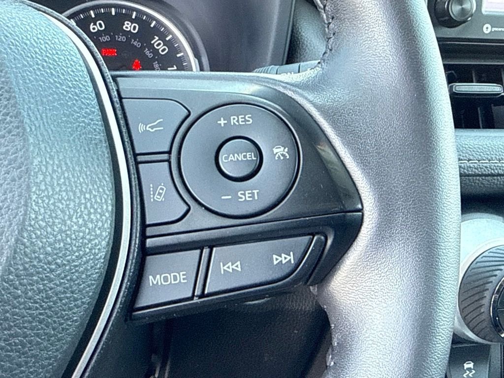 Certified Used 2022  Toyota XLE image 26
