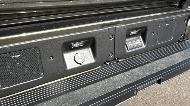 Used 2022 FOREST METALLIC GMC Denali image 29