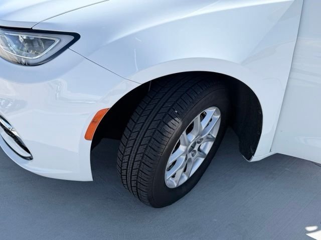 2023 Chrysler Pacifica Touring L - Photo 43