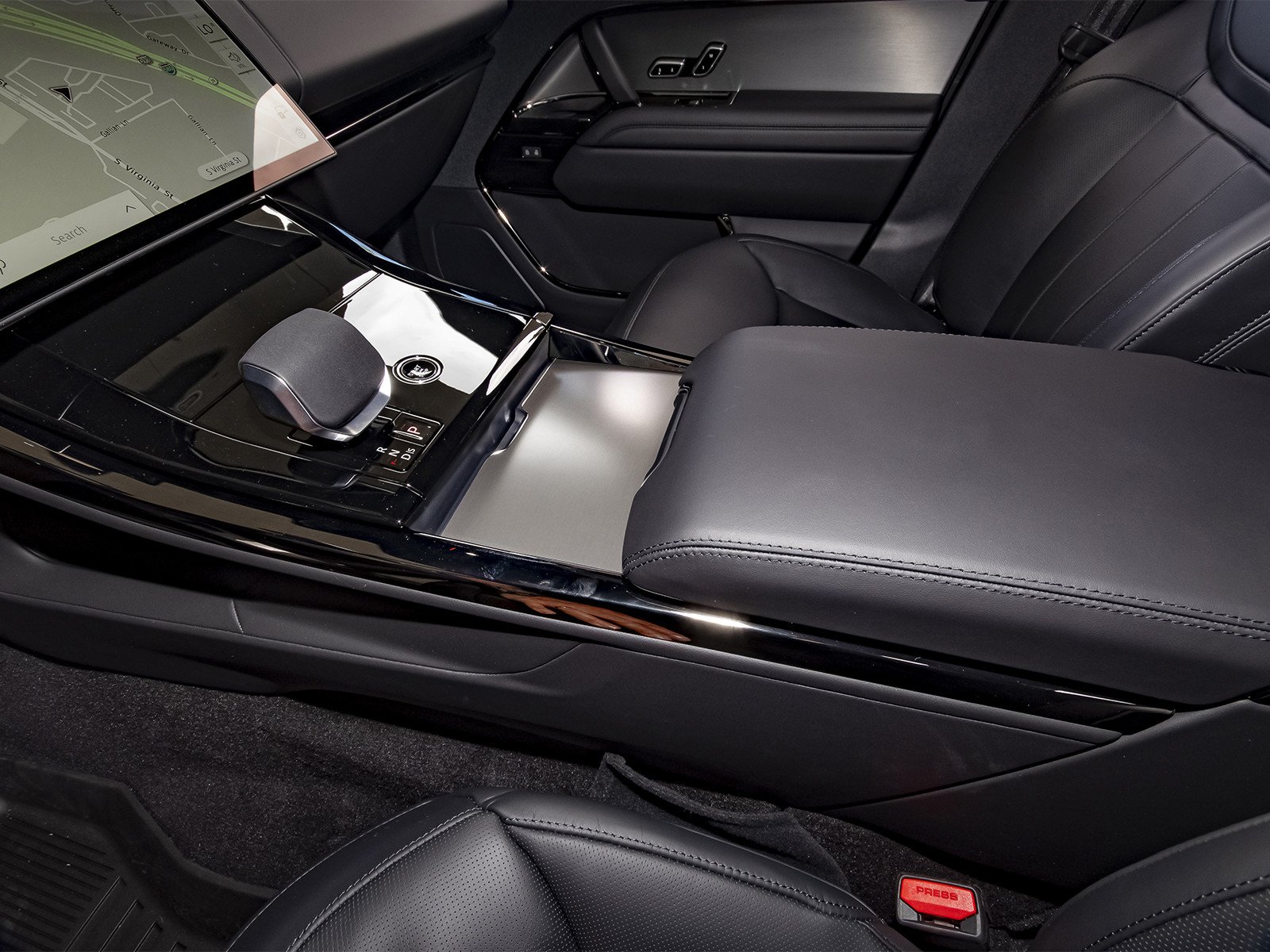 New 2026 Santorini Black Land Rover SE image 28