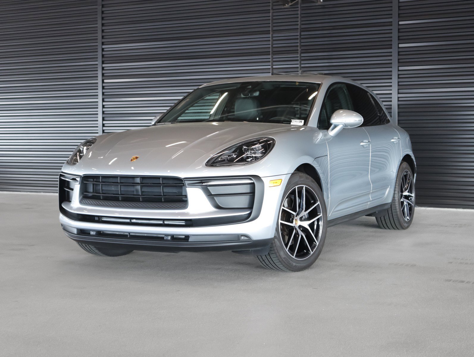2022 Porsche Macan Base