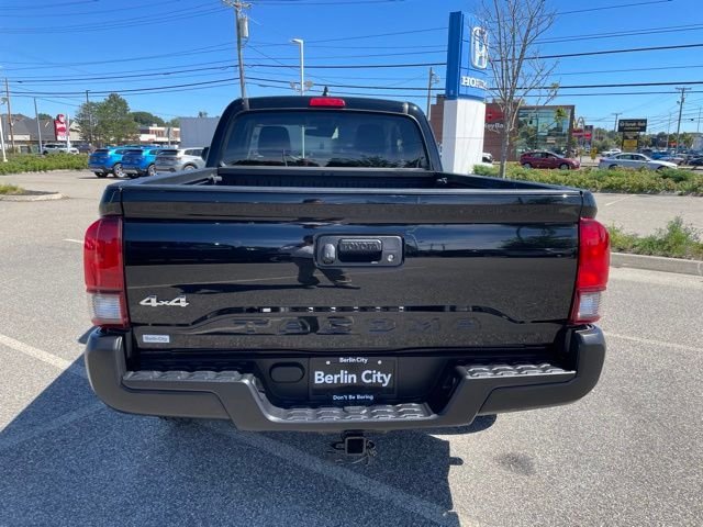 Used 2022 Midnight Black Metallic Toyota SR image 6