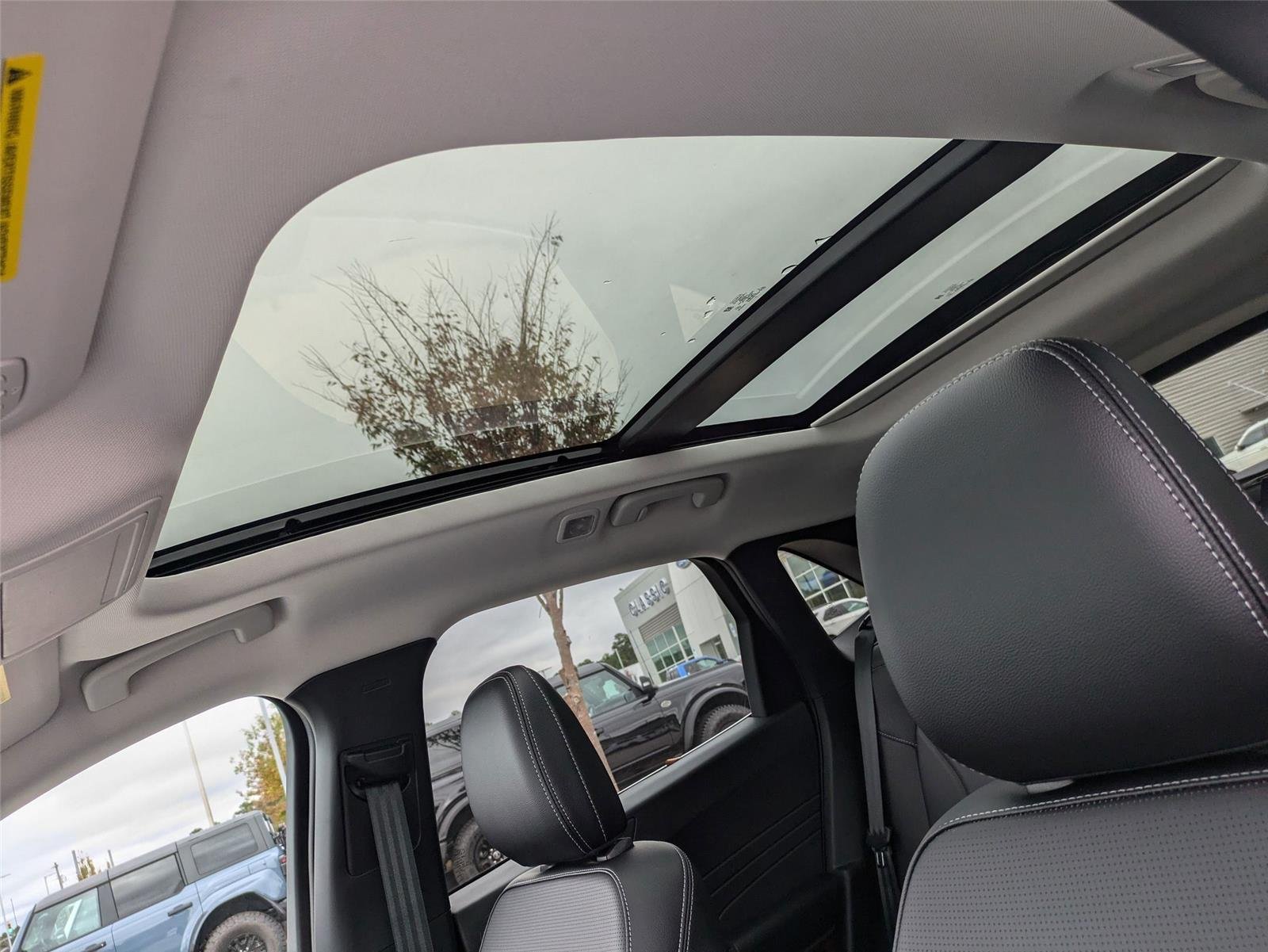New 2025 Star White Metallic Tri-Coat Ford PHEV image 17