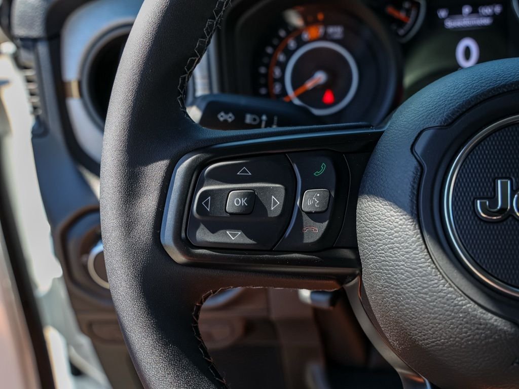 New 2026 Bright White Clear-Coat Exterior Paint Jeep Willys Extreme image 24