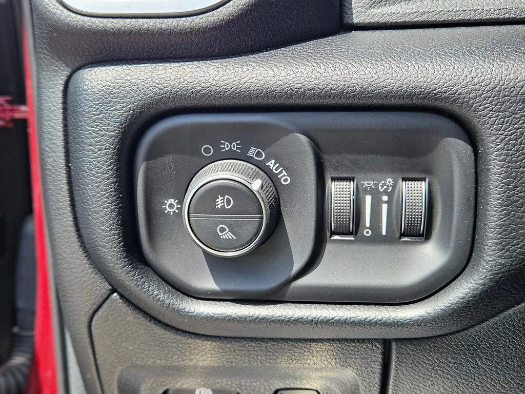 Used 2020 Red Ram Laramie image 23