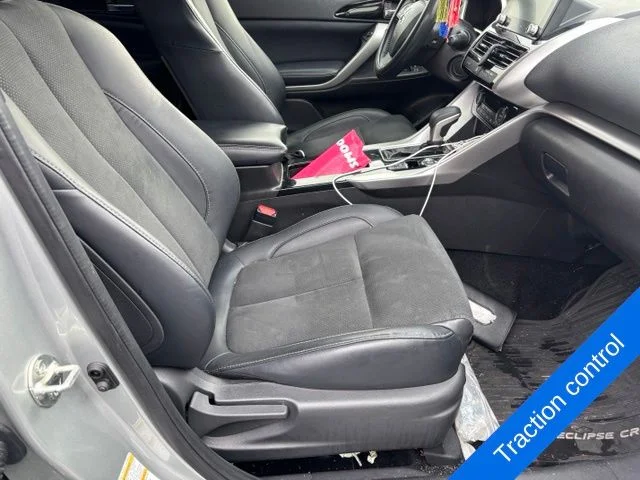 Used 2023 Silver Mitsubishi SE image 9