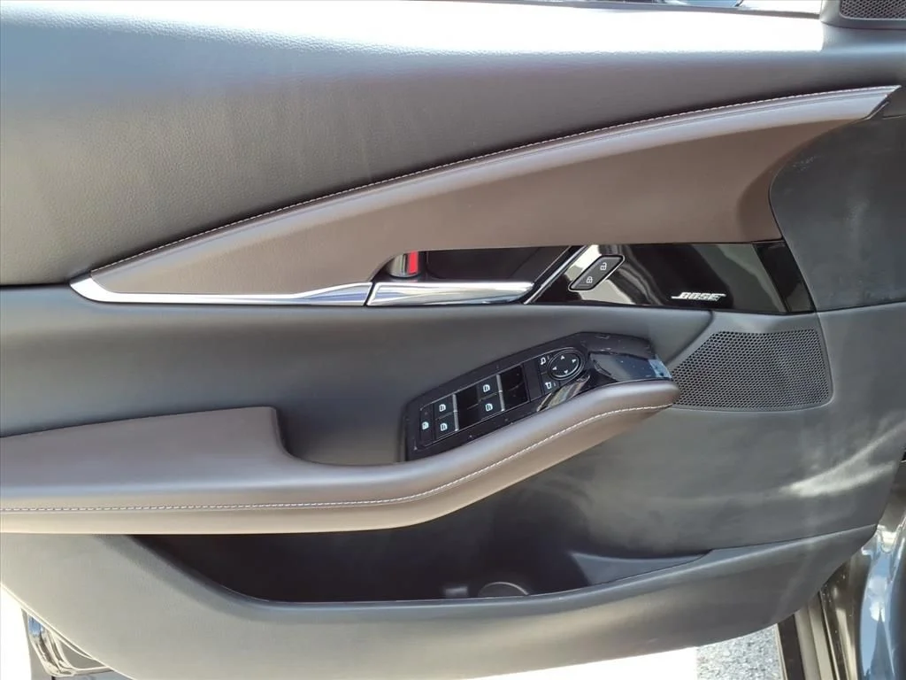 2025 Mazda CX-30 Premium - Photo 18