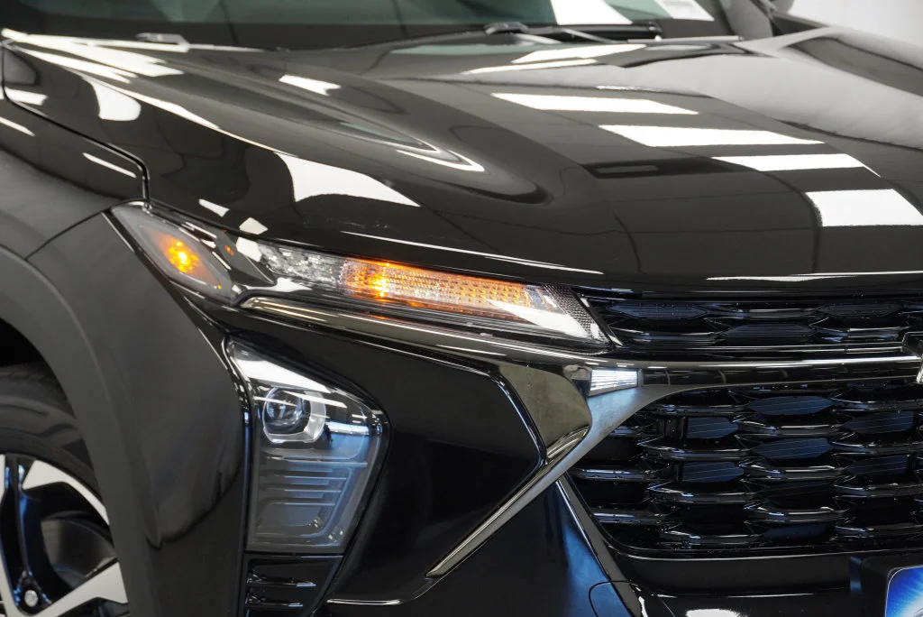 New 2026 Mosaic Black Metallic Chevrolet 1RS image 9