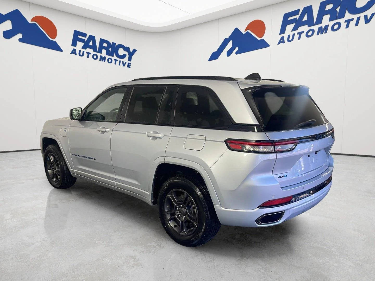 Used 2024 Silver Zynith Jeep Anniversary Edition image 10
