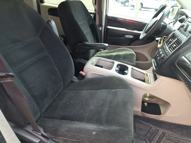 Used 2016 White Dodge SXT image 14