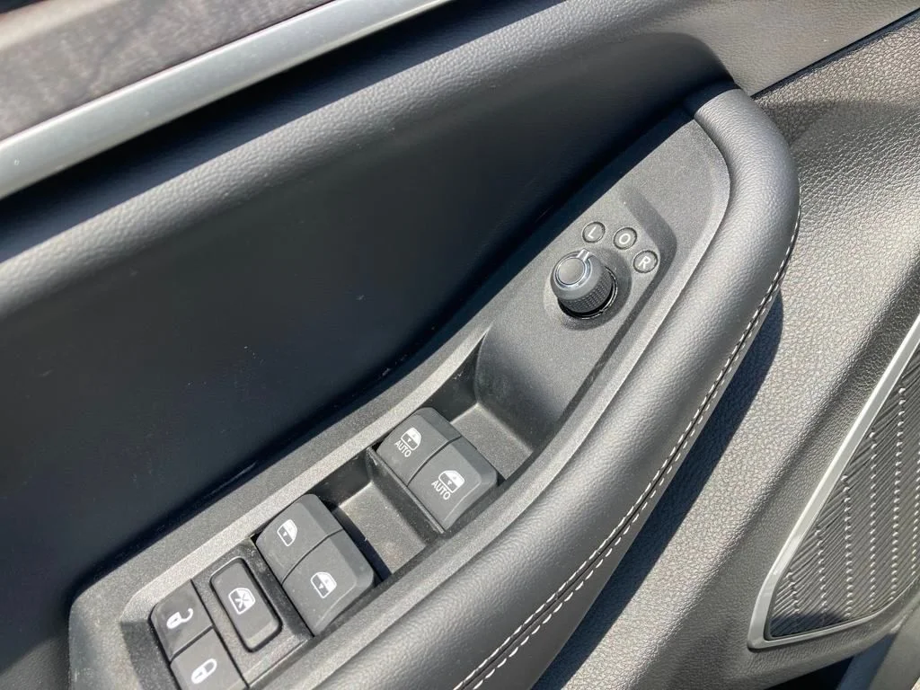 New 2024 Silver Zynith Jeep 4xe image 12