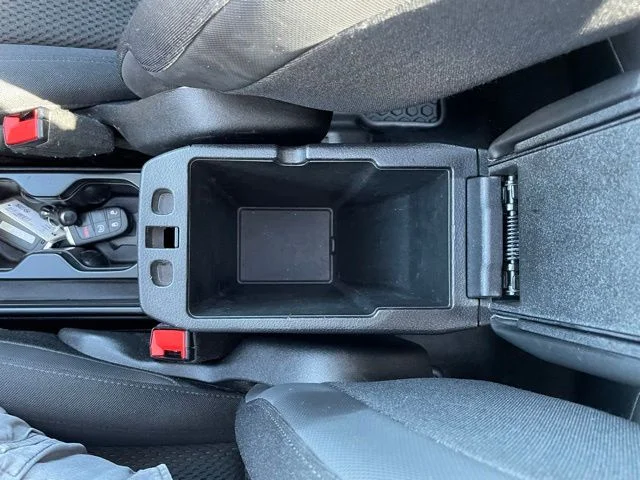 Used 2018 Blue Jeep Latitude image 28