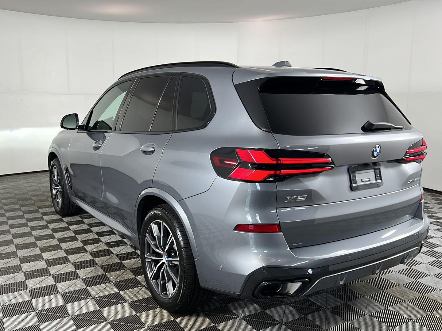 Certified Used 2024 Skyscraper Grey Metallic BMW xDrive40i image 9
