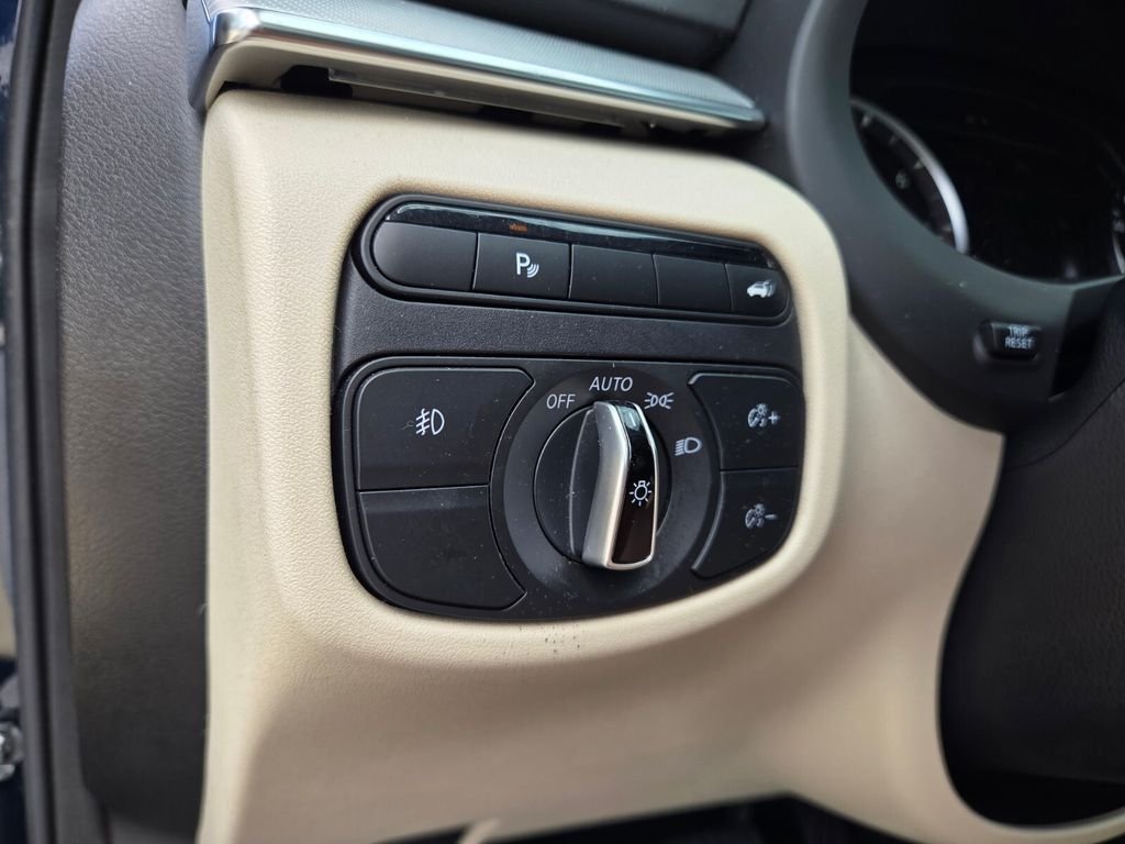 Used 2020 Blue INFINITI LUXE image 23