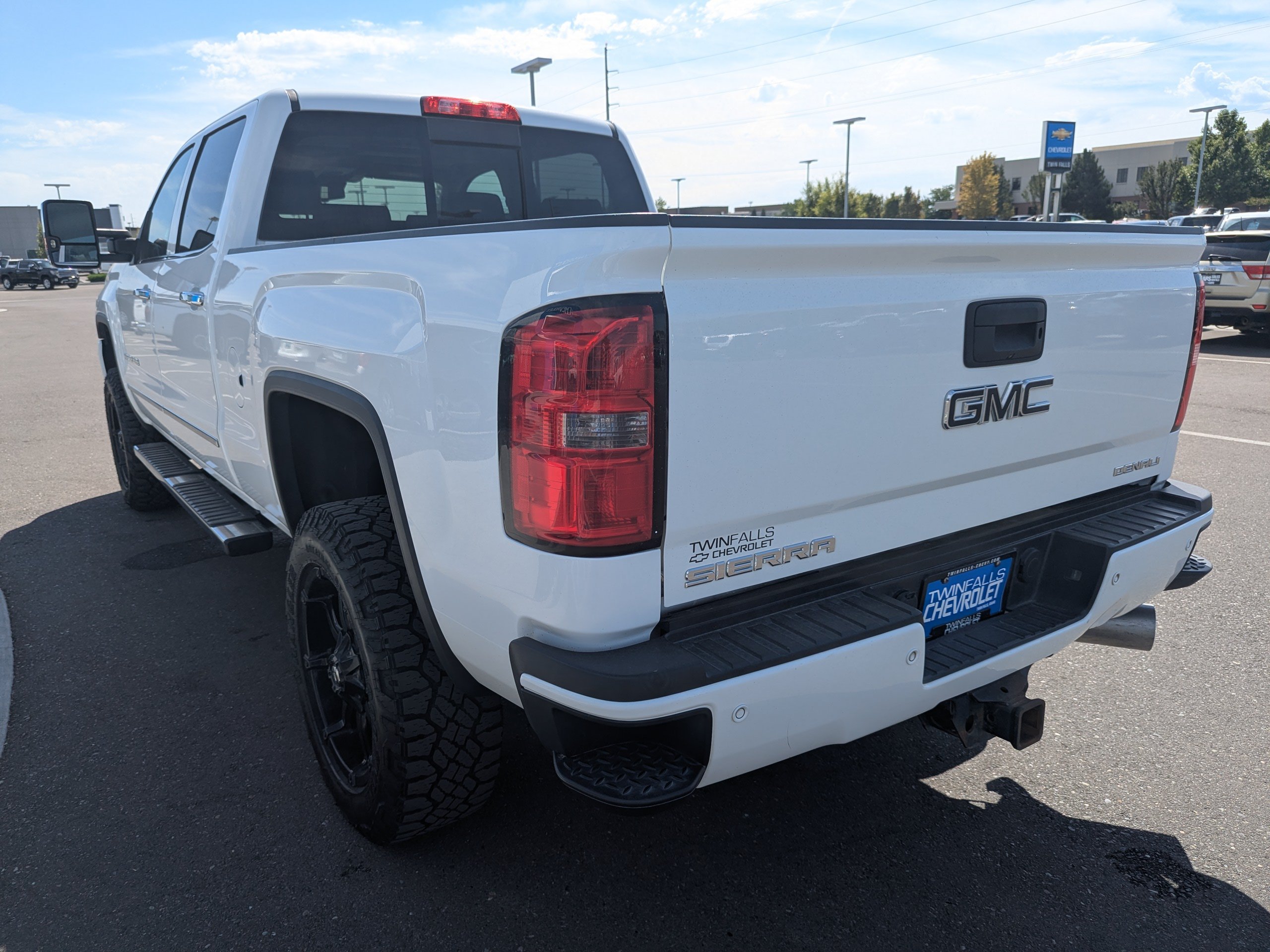 Used 2015 SUMMIT WHITE GMC Denali image 28