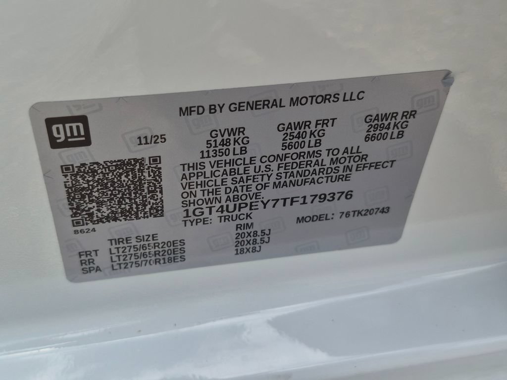 Used 2026 Summit White GMC AT4 image 30