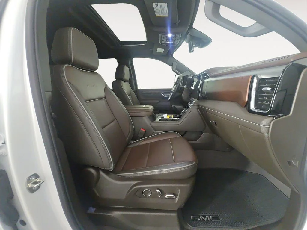 Used 2024 White Frost Tricoat GMC Denali DRW image 15