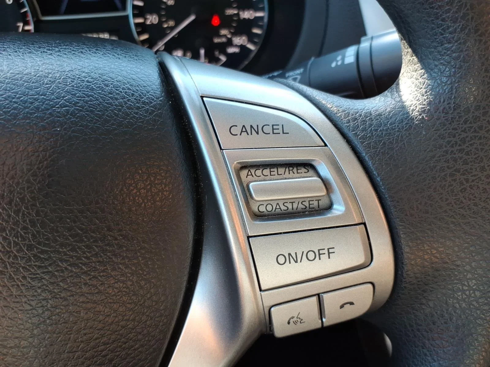 Used 2014 Gun Metallic Nissan 2.5 S image 14