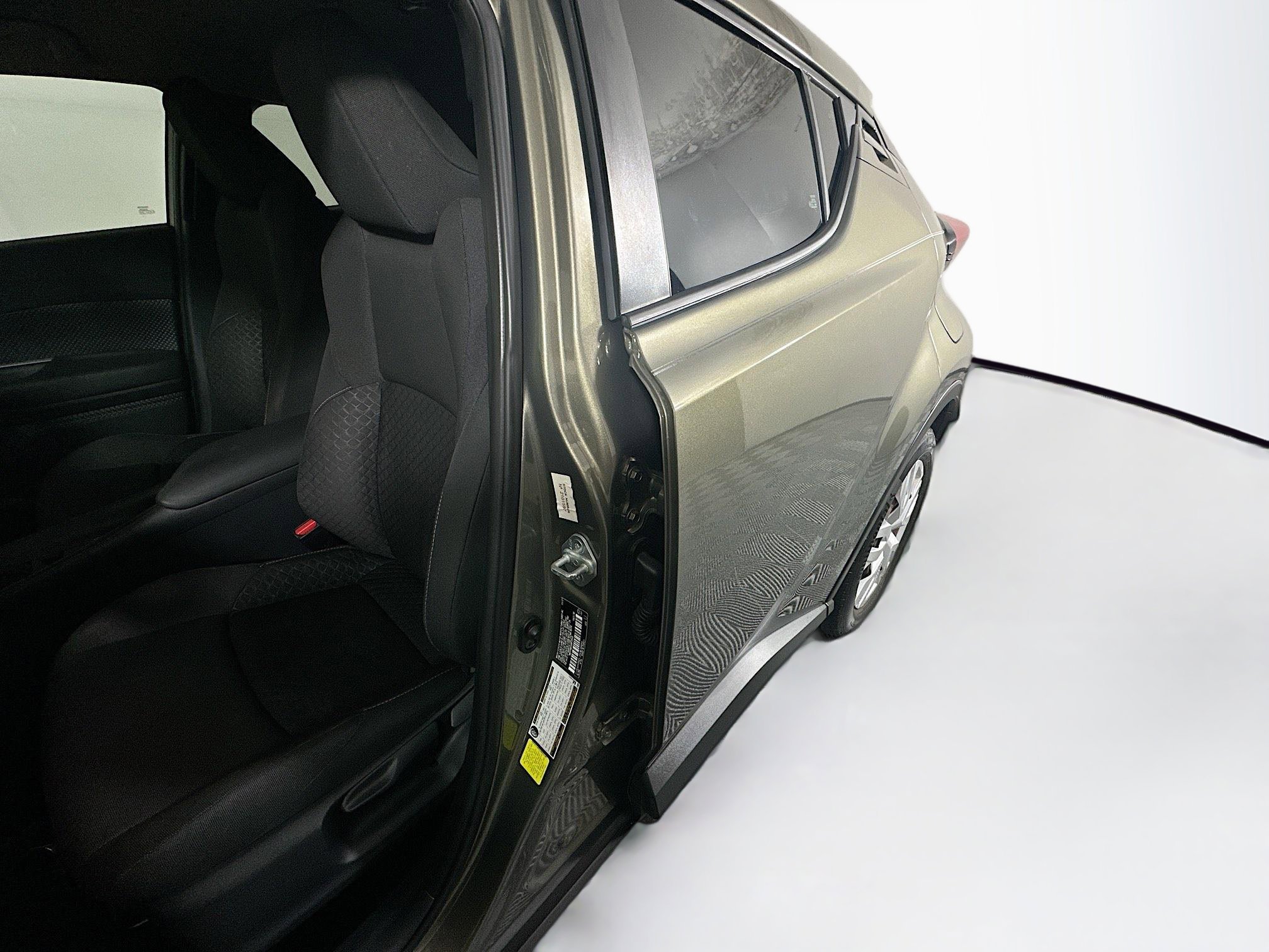 Used 2021 Bronze Toyota LE image 12