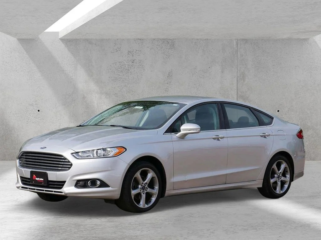 Used 2014 Silver Ford SE image 6