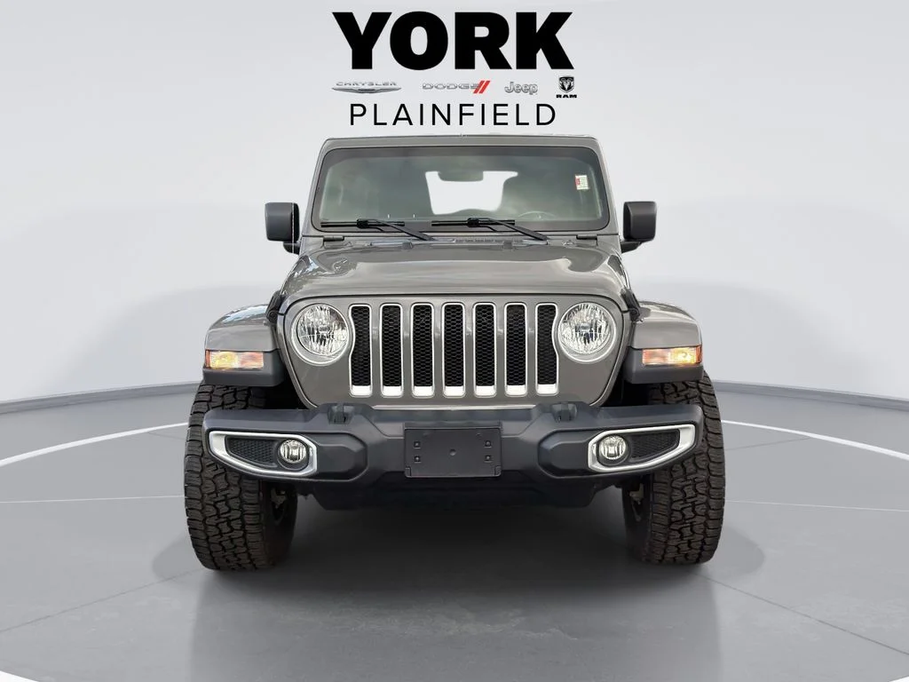 Used 2019 Gray Jeep Unlimited Sahara image 2