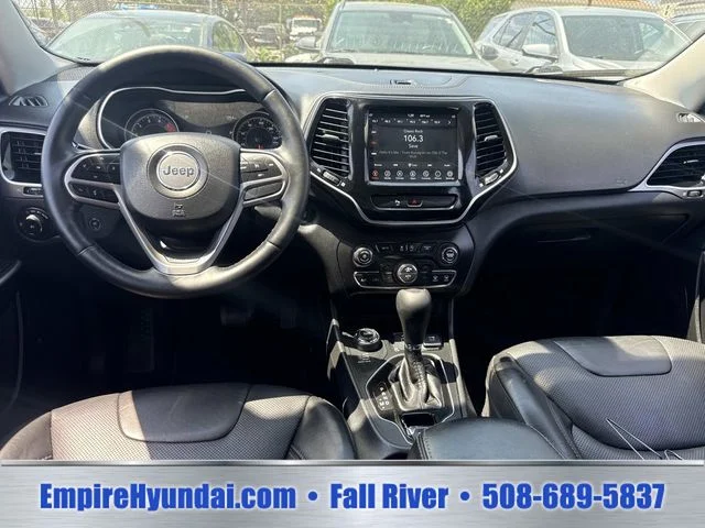 Used 2019 Silver Jeep Limited image 15