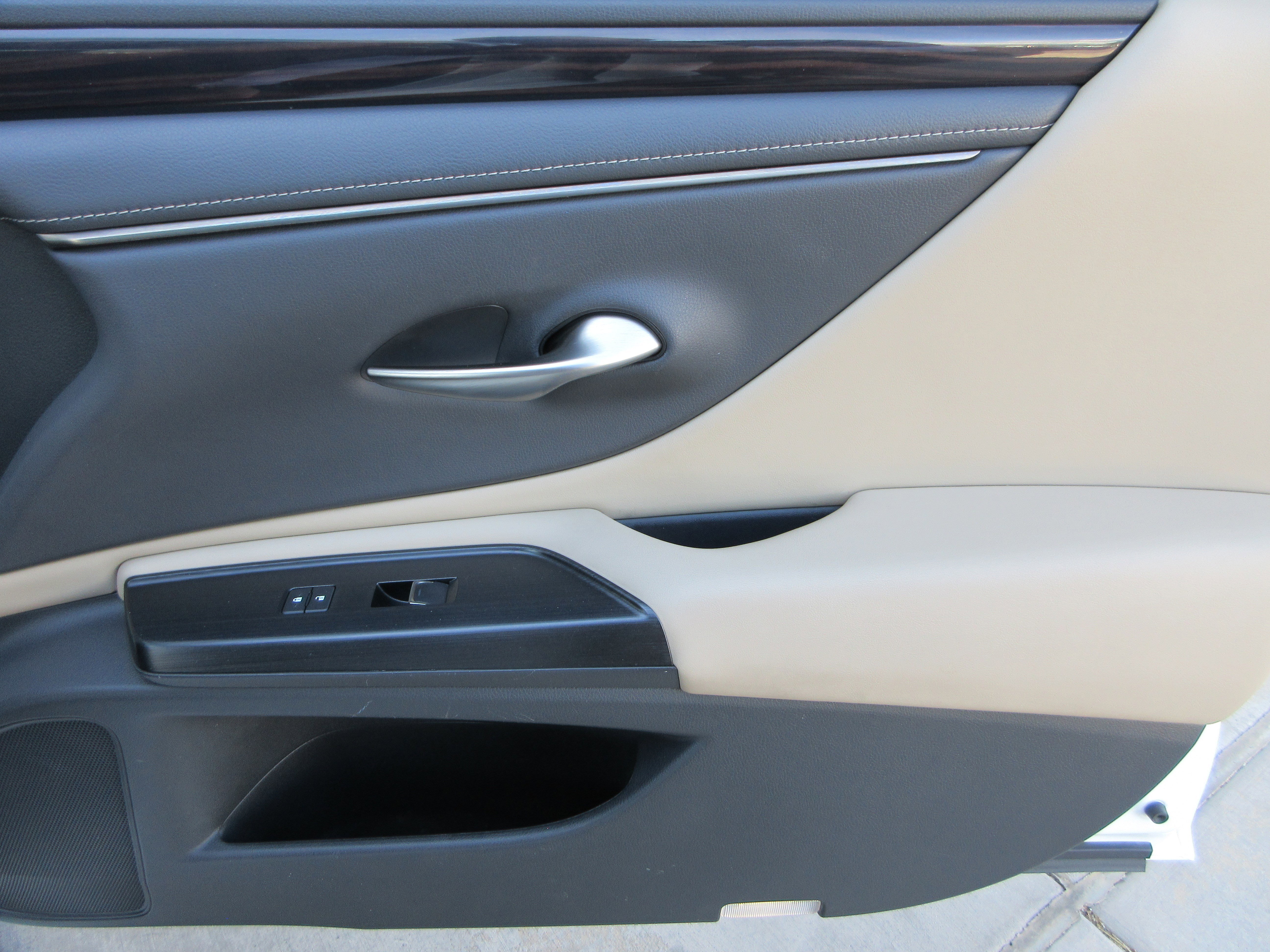 Used 2021 White Lexus 250 image 23
