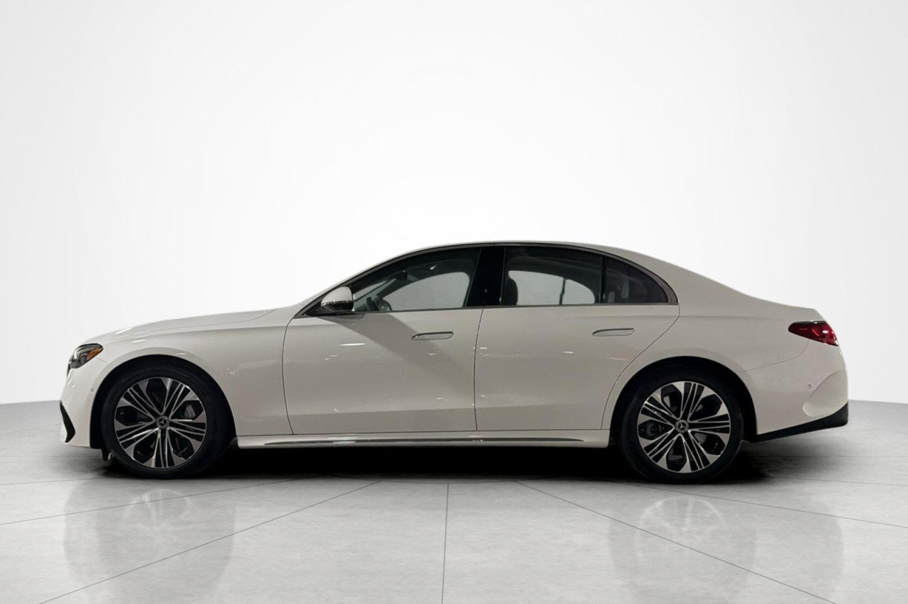 New 2027 Polar White Mercedes-Benz E 450 4MATIC® Sedan image 2