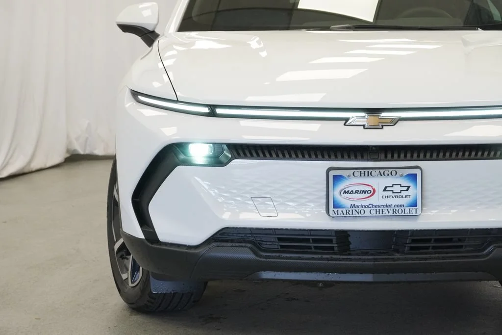 New 2026 Summit White Chevrolet LT image 30