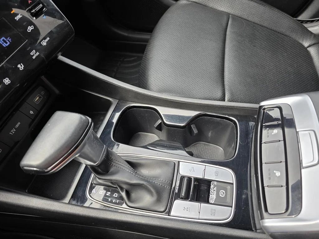Used 2022 Ice White Hyundai SEL Premium image 16
