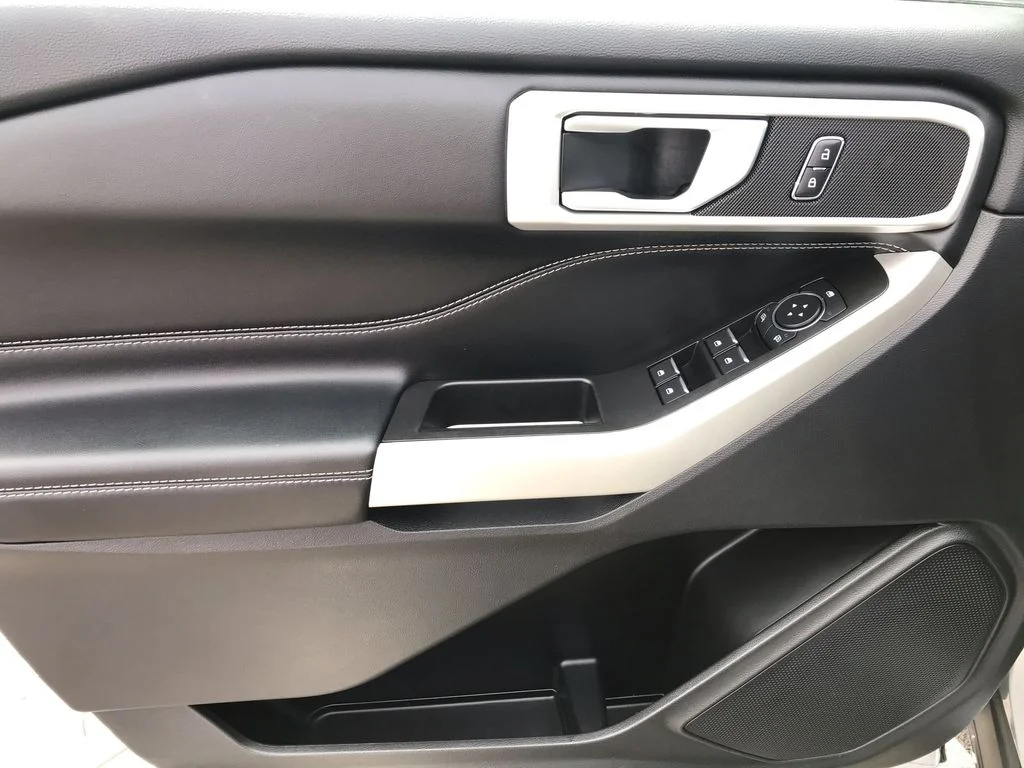 Used 2022 Silver Ford XLT image 13