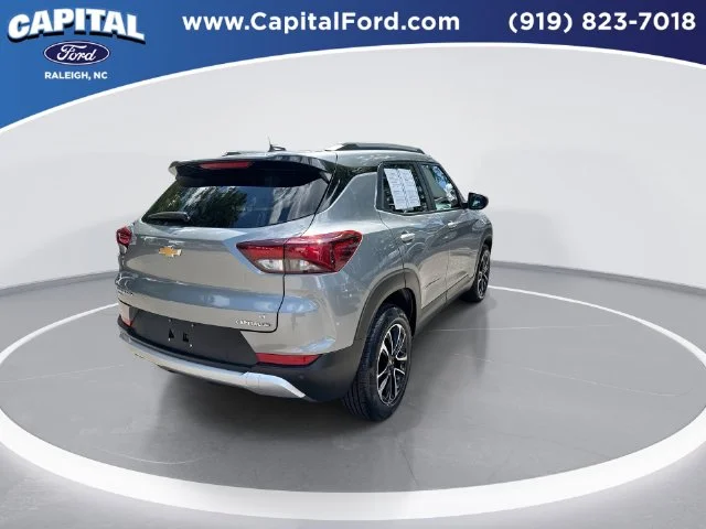 Used 2025 Gray Chevrolet LT image 8