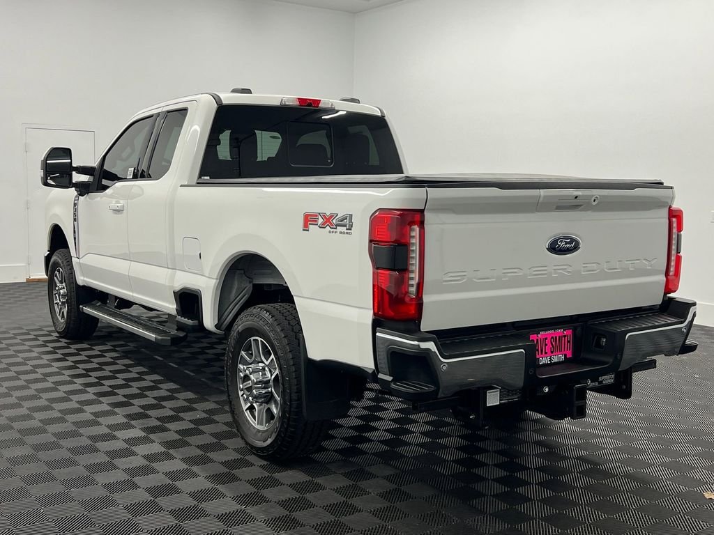 2023 Ford F-350 Lariat photo 3