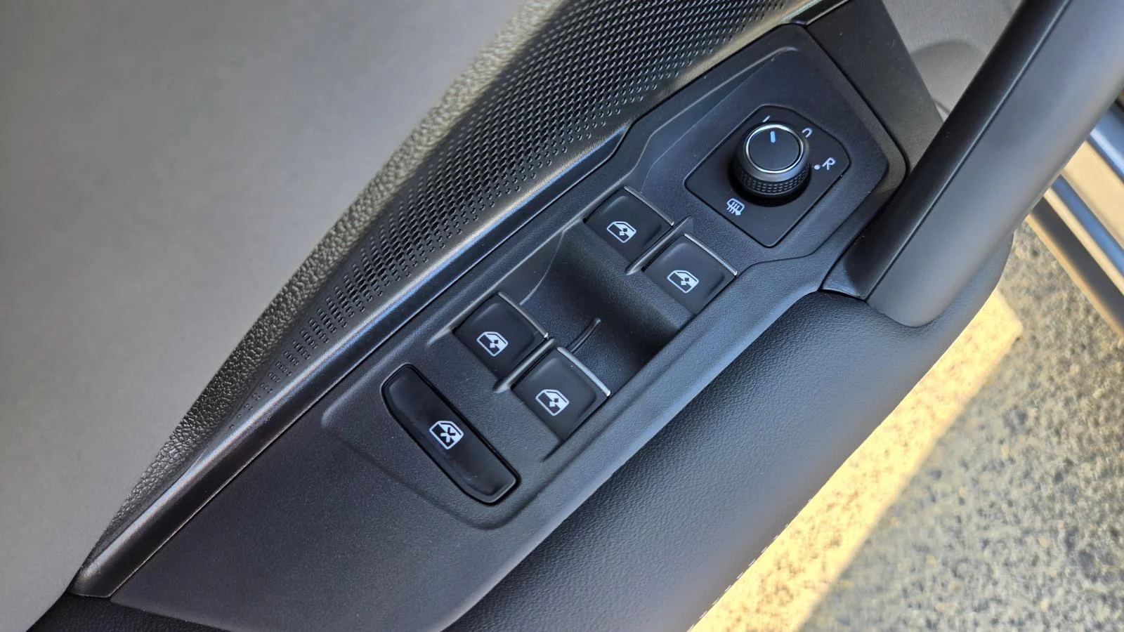 New 2026 Platinum Gray Metallic Volkswagen SE image 20
