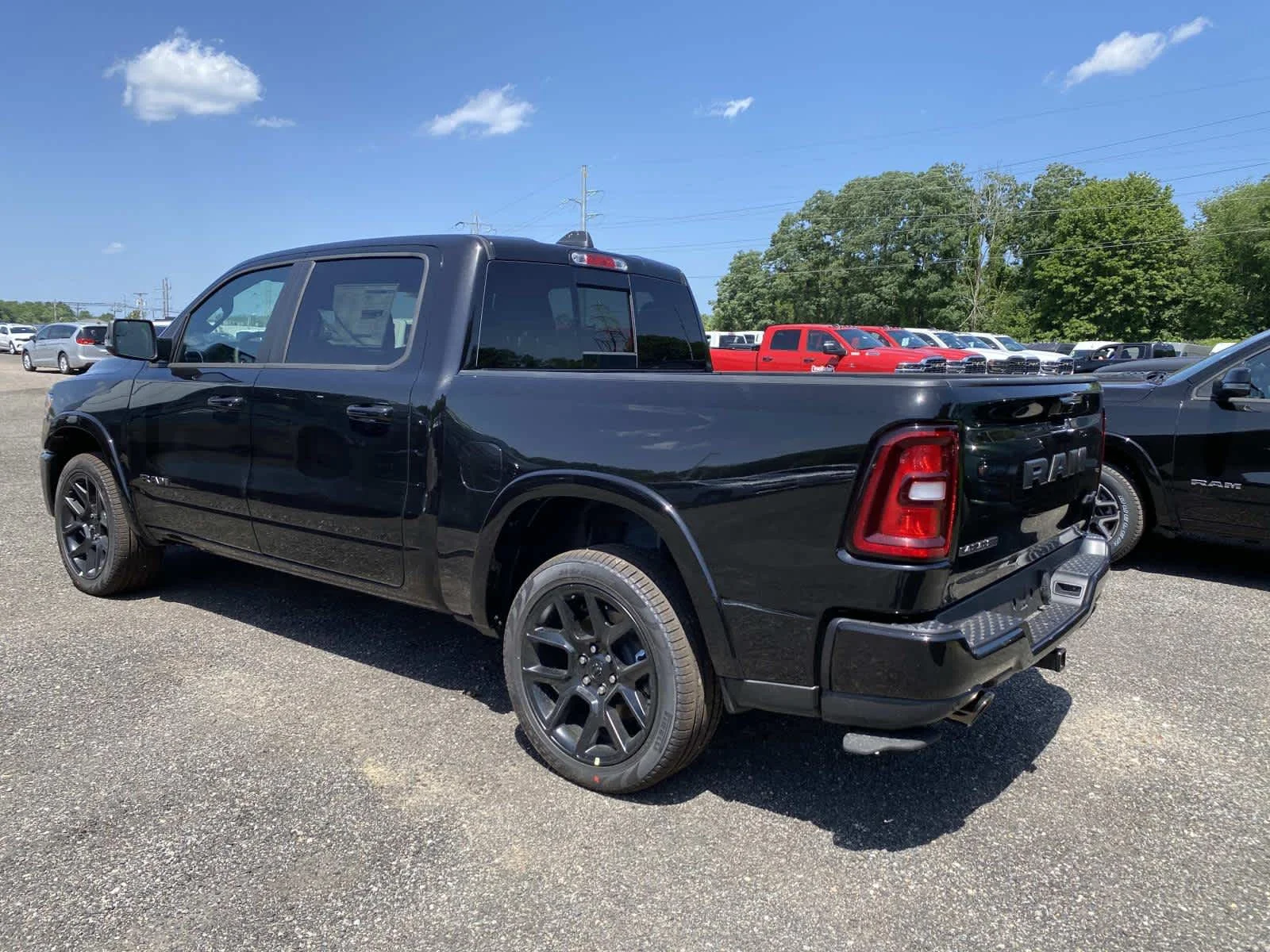 New 2026 Diamond Black Crystal Pearl-Coat Exterior Paint Ram Laramie image 3