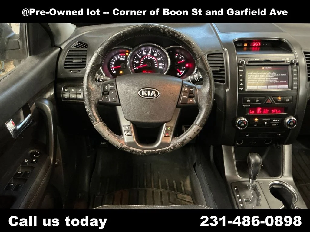 Used 2011 Silver Kia EX image 17