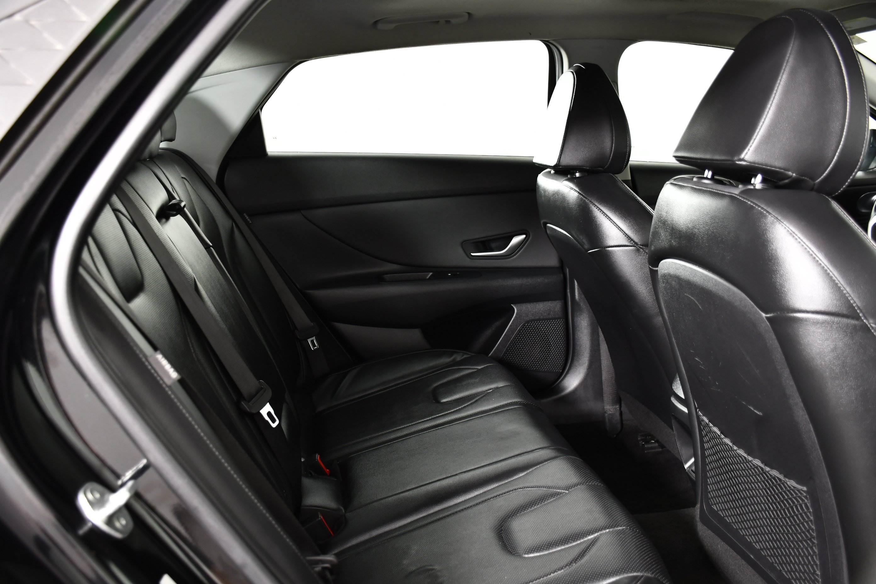 Used 2025 Abyss Black Hyundai Limited image 36