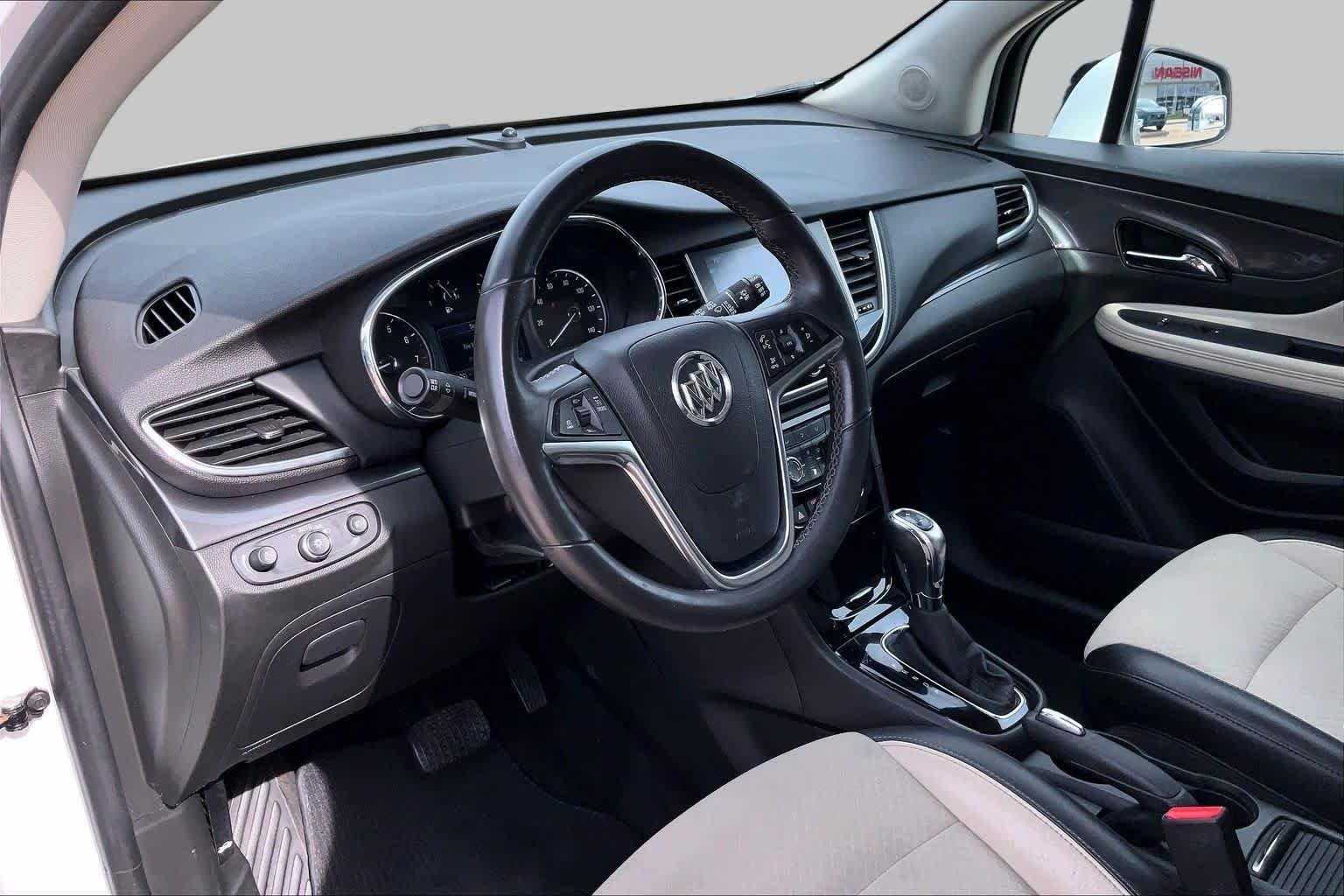 Used 2017 White Frost Tricoat Buick Preferred II image 16