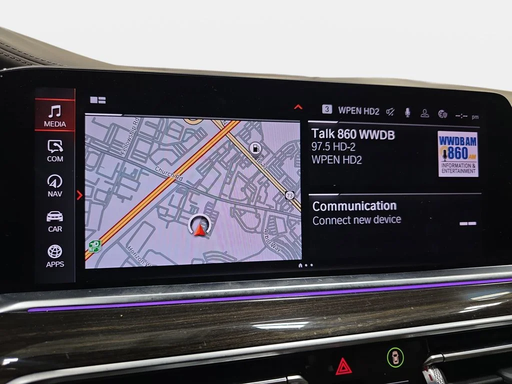 Used 2019 Black Sapphire Metallic BMW xDrive40i image 17