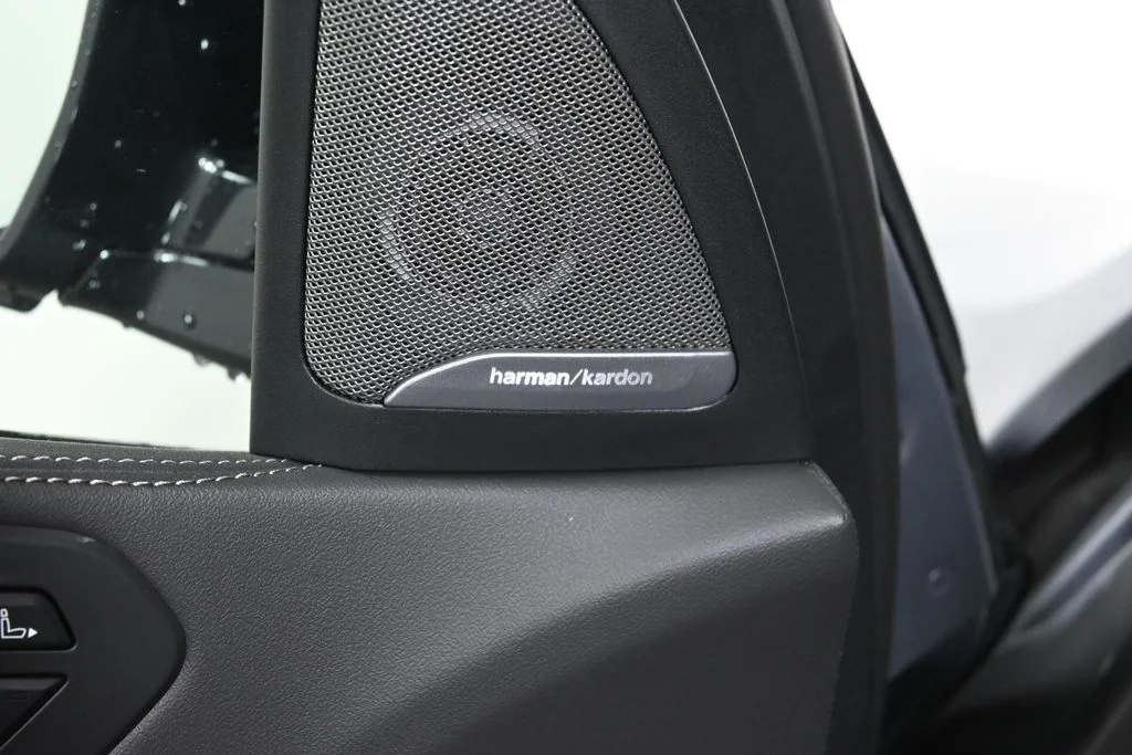 Used 2027 Gray BMW M60i image 29