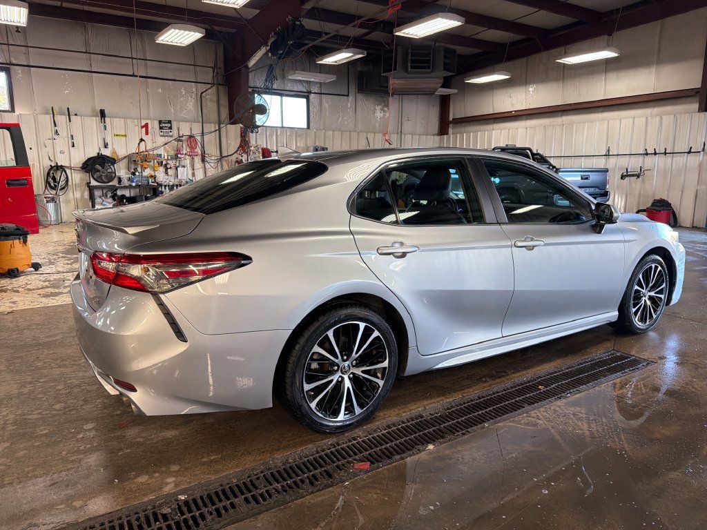 Used 2019 Silver Toyota SE image 5