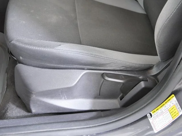 Used 2013  Ford SE image 24