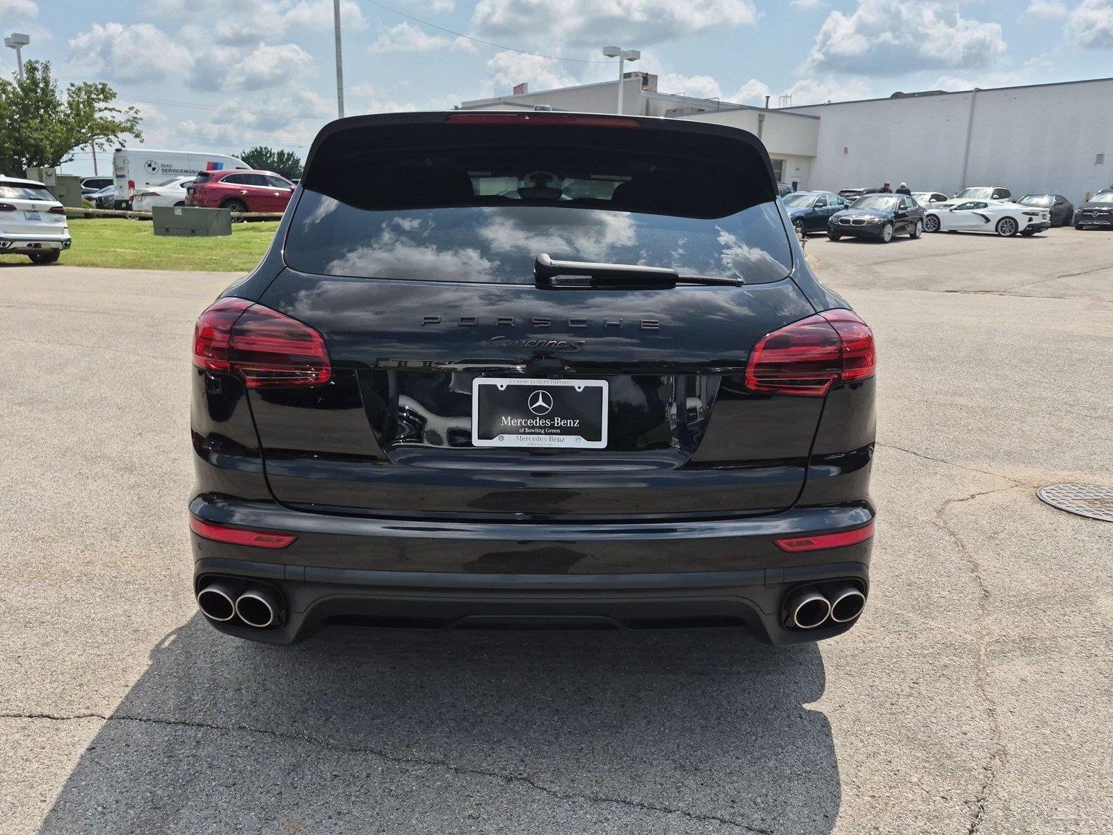 Used 2017  Porsche S image 4