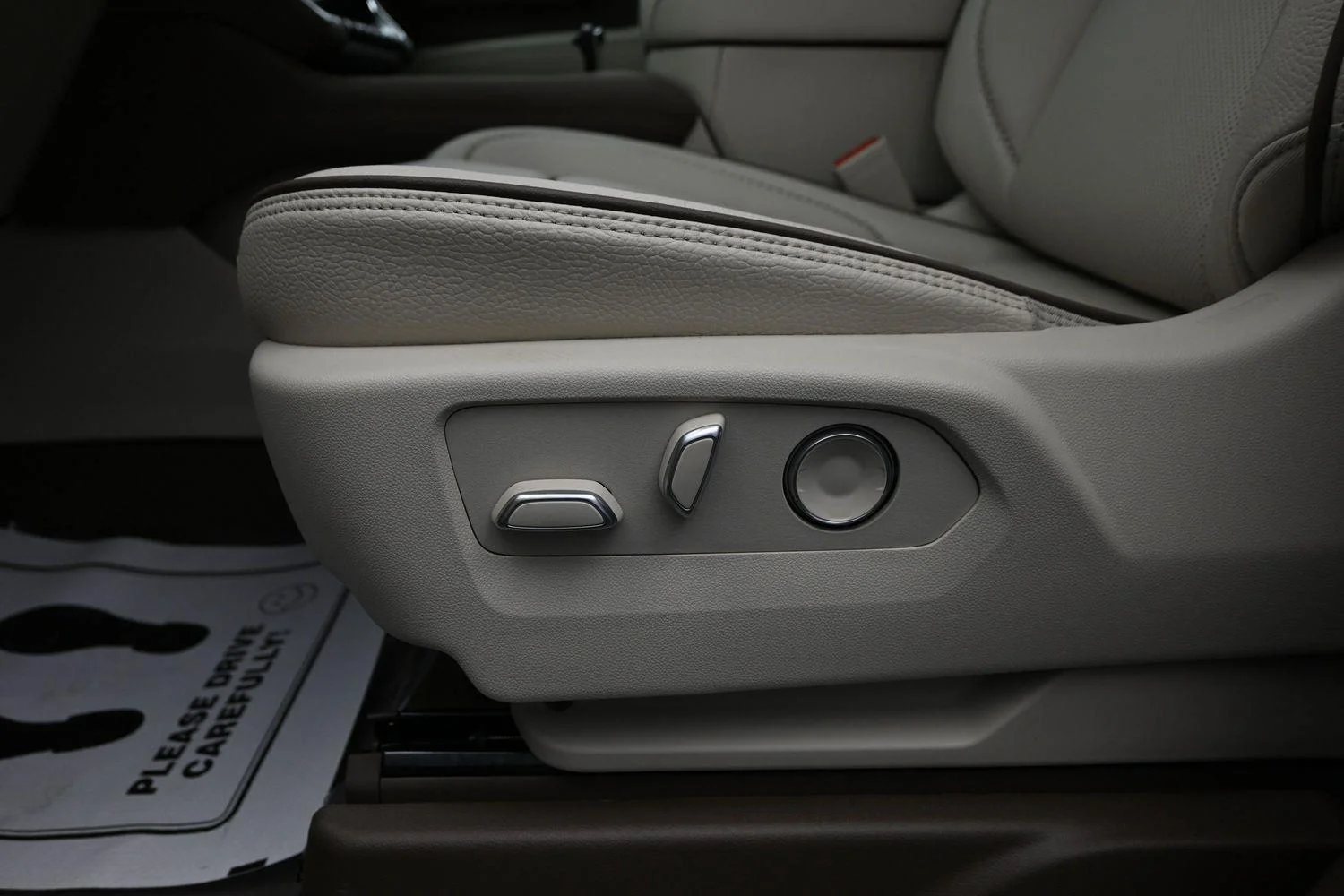 New 2026 Glacier White Tricoat GMC Denali image 28